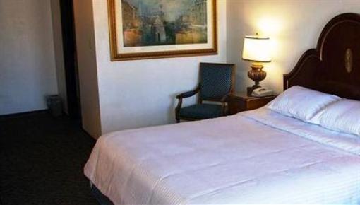 фото отеля Boulder Inn & Suites