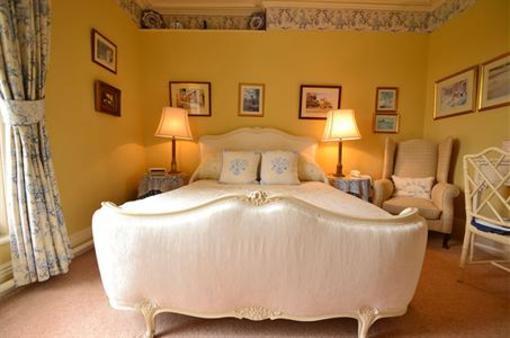 фото отеля Glangrwyney Court Bed & Breakfast Crickhowell