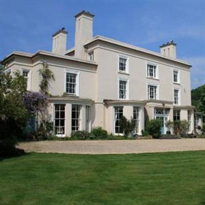 фото отеля Glangrwyney Court Bed & Breakfast Crickhowell