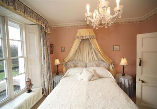 фото отеля Glangrwyney Court Bed & Breakfast Crickhowell