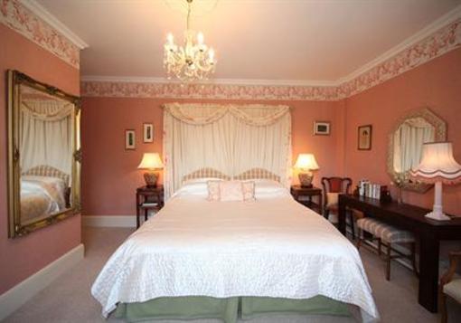 фото отеля Glangrwyney Court Bed & Breakfast Crickhowell