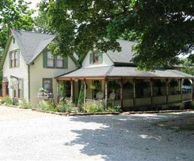 фото отеля Heart of the Hills Inn Eureka Springs