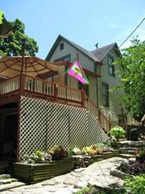 фото отеля Heart of the Hills Inn Eureka Springs