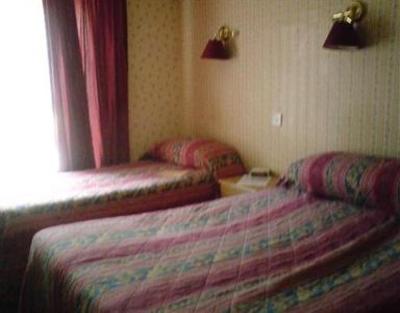фото отеля Castle Lodge Guest House Horley