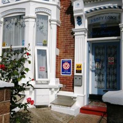 фото отеля Abbey Lodge Guest House Portsmouth