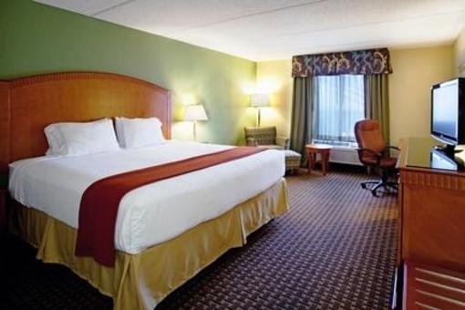 фото отеля Holiday Inn Express Hotel & Suites Charlotte Airport-Belmont
