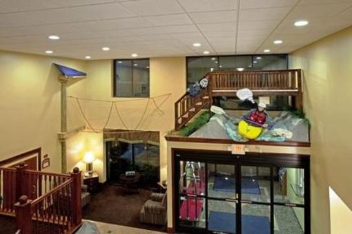 фото отеля Holiday Inn Express Hotel & Suites Charlotte Airport-Belmont