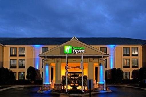 фото отеля Holiday Inn Express Hotel & Suites Charlotte Airport-Belmont