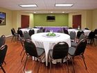 фото отеля Holiday Inn Express Hotel & Suites Charlotte Airport-Belmont