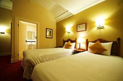 фото отеля Innkeeper's Lodge Edinburgh South Queensferry
