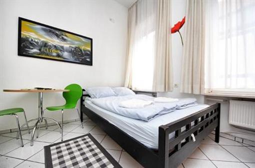 фото отеля City Pension Storch I Cologne
