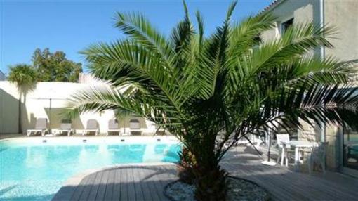 фото отеля Hotel Le Square Saint-Pierre-d'Oleron