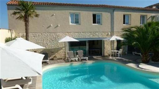 фото отеля Hotel Le Square Saint-Pierre-d'Oleron