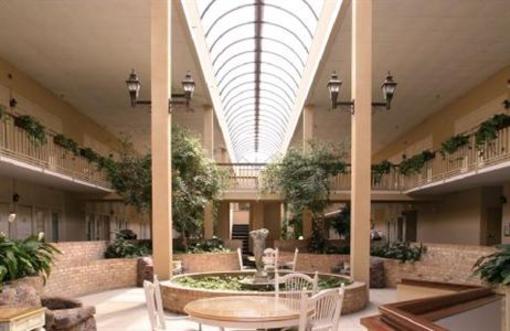 фото отеля Clarion Inn & Suites and Conference Center
