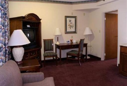 фото отеля Clarion Inn & Suites and Conference Center