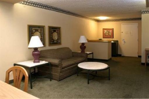 фото отеля Clarion Inn & Suites and Conference Center