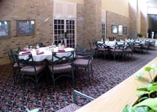 фото отеля Clarion Inn & Suites and Conference Center