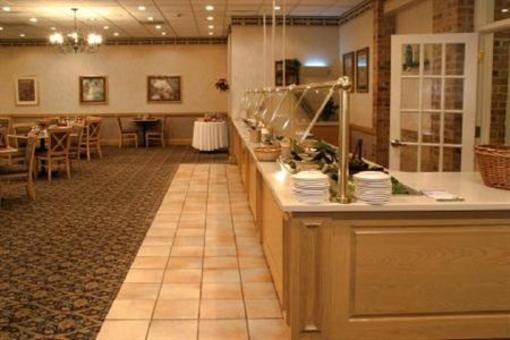 фото отеля Clarion Inn & Suites and Conference Center