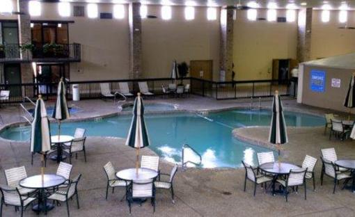 фото отеля Clarion Inn & Suites and Conference Center