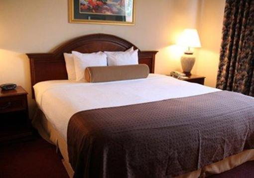 фото отеля Clarion Inn & Suites and Conference Center