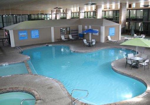 фото отеля Clarion Inn & Suites and Conference Center