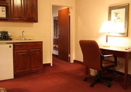 фото отеля Clarion Inn & Suites and Conference Center