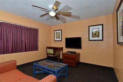 фото отеля American Inn And Suites Savannah Garden City