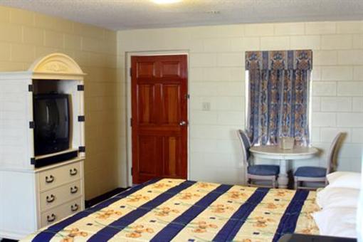 фото отеля American Inn And Suites Savannah Garden City