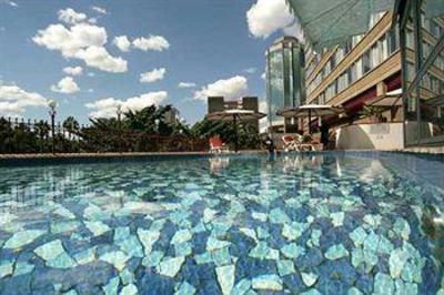 фото отеля Crowne Plaza Hotels Harare - Monomotapa