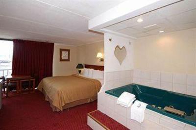 фото отеля Quality Inn and Suites North Youngstown