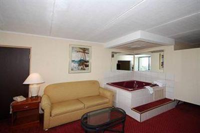 фото отеля Quality Inn and Suites North Youngstown