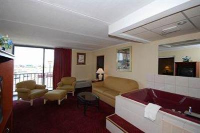 фото отеля Quality Inn and Suites North Youngstown
