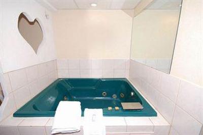 фото отеля Quality Inn and Suites North Youngstown
