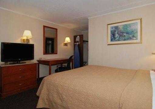 фото отеля Quality Inn and Suites North Youngstown