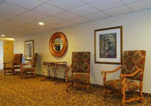 фото отеля Quality Inn and Suites North Youngstown