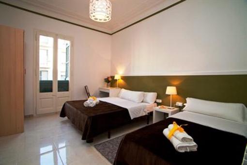 фото отеля Hostal Que Tal Barcelona