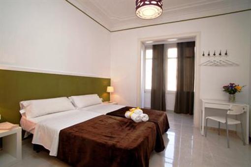 фото отеля Hostal Que Tal Barcelona