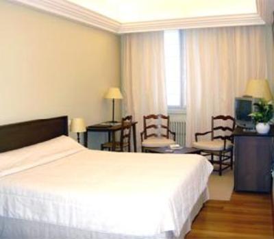 фото отеля Hotel Les Pyrenees
