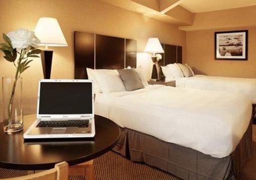фото отеля Quality Inn Downtown Montreal