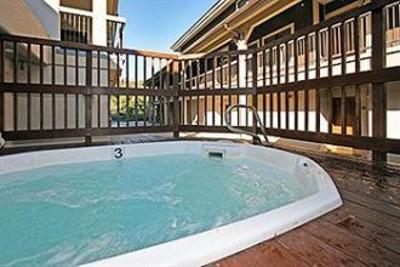 фото отеля Riverbend Lodge