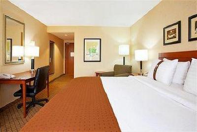 фото отеля Holiday Inn Battle Creek