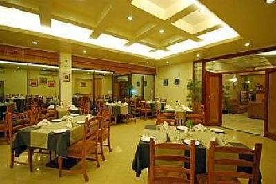 фото отеля Phoenix Hotel Pune