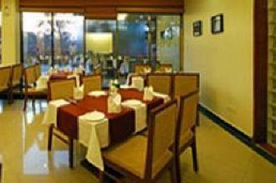 фото отеля Phoenix Hotel Pune