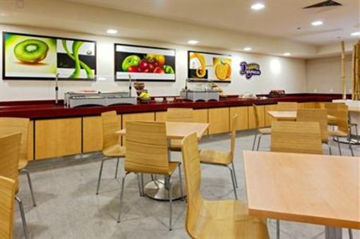 фото отеля Holiday Inn Express Expo Guadalajara