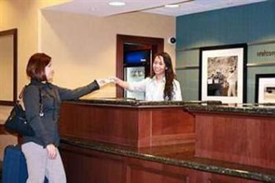 фото отеля Hampton Inn & Suites Manchester
