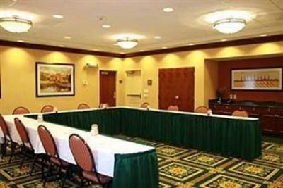 фото отеля Hampton Inn & Suites Manchester