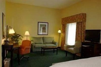 фото отеля Hampton Inn & Suites Manchester