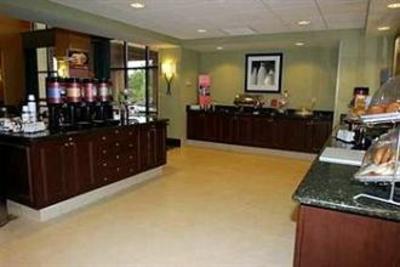 фото отеля Hampton Inn & Suites Manchester