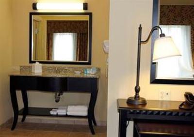 фото отеля Hampton Inn & Suites Manchester