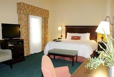 фото отеля Hampton Inn & Suites Manchester